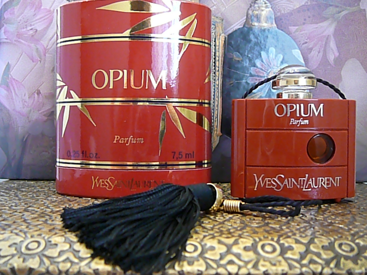Opium2k. Духи опиум селектив. Опиум в магазине. Духи опиум 90 годов. Panorama опиум духи.