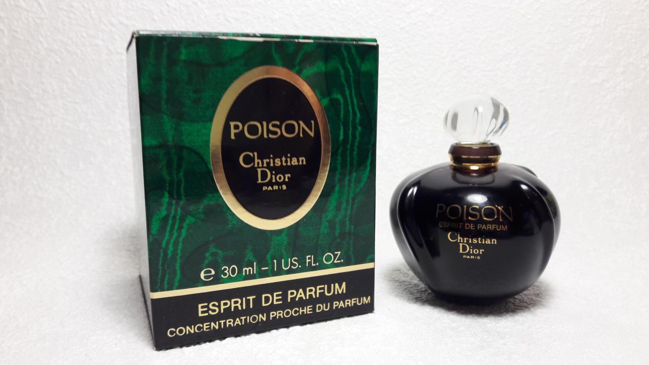 Пойзон интернет магазин сайт. Christian Dior Poison духи женские. Диор пуазон духи в 90-х. Poison духи Кобра 90. Диор пуазон классический зеленый.