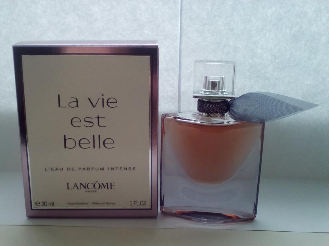 Parfum de la vie. Духи Lancome la vie est Belle l'Eau intense. Douglas la vie est Belle intense. Ля ви э Бель в новой версии. Морген са ла ви без матьа.