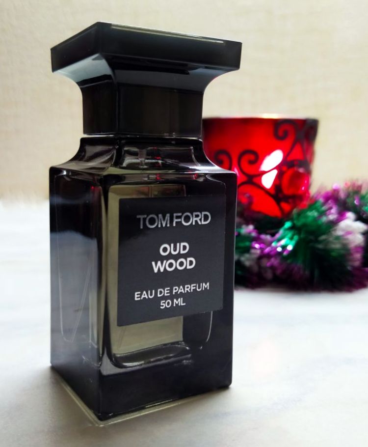 Tom ford oud wood. Tom_Ford_oud_Wood 50мл. Tom Ford oud Wood упаковка. Tom Ford oud Wood золотое яблоко.