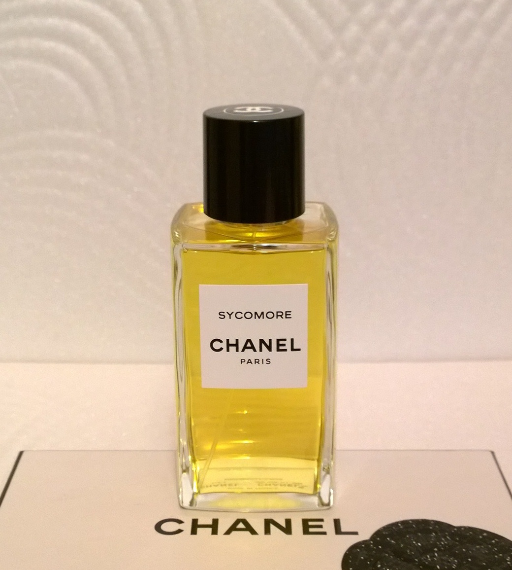 Терпкий запах. Chanel Sycomore 200ml. Шанель сикоморе духи. Аромат Chanel Sycomore. Sycomore 200 ml.