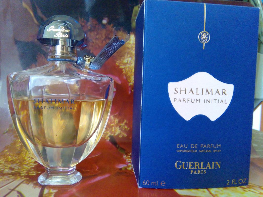 Guerlain shalimar parfum. Герлен Шалимар Парфюм. Герлен Шалимар Инициал. Guerlain Shalimar Parfum initial 40 ml. Тестеры Shalimar Guerlain.