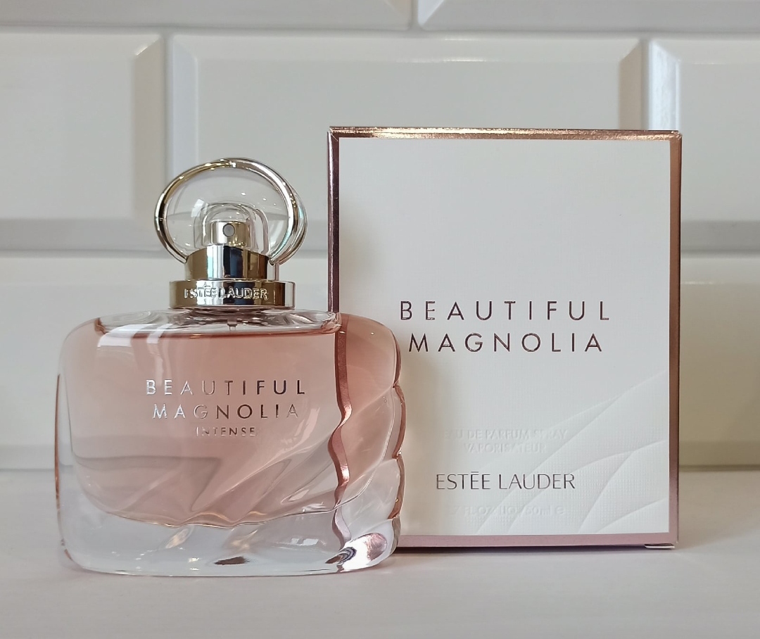 Estee lauder beautiful magnolia intense. Духи бьютифул Магнолия. Эсте лаудер бьютифул Магнолия. Духи Estee Lauder beautiful Magnolia. Эсте лаудер аромат Магнолия.