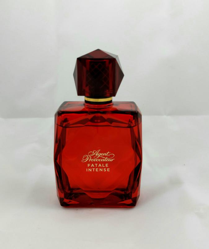 Agent provocateur fatale. Agent Provocateur Fatale intense EDP 30ml. Агент провокатор красный Парфюм. Духи agent Provocateur красный флакон. Agent Provocateur Cosmic w EDP 100 ml.