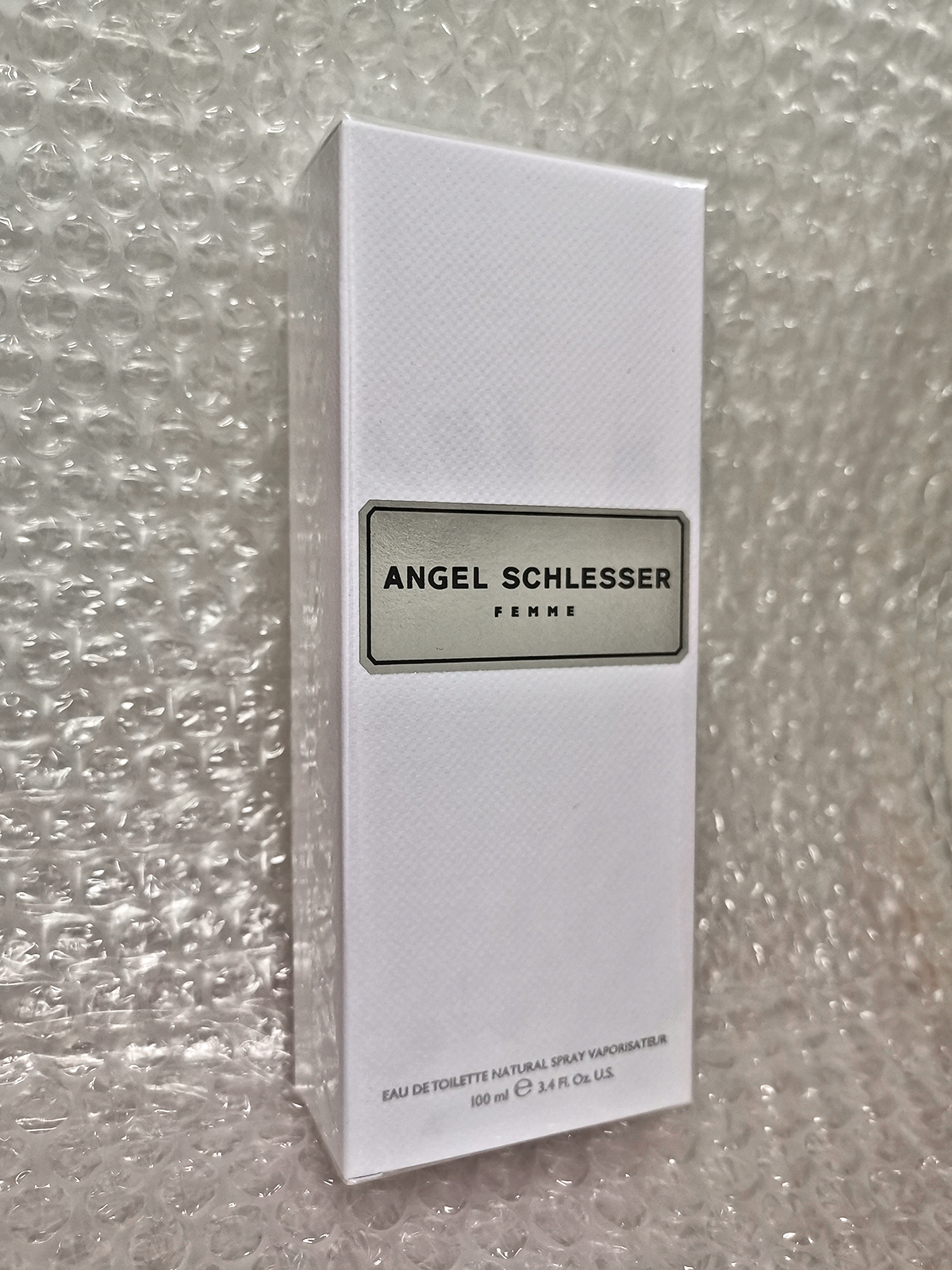 Angel schlesser. Angel Schlesser бергамот. Angel Schlesser tempting Bergamot. Angel Schlesser intense Lady. Ангел шлессер белый флакон.