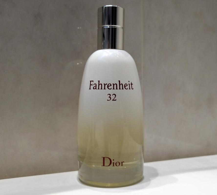 Fahrenheit 32. Dior Fahrenheit 32. Dior Fahrenheit флакон. Dior Fahrenheit 32 миниатюра. Диор форенгейт 50мл туал вода.