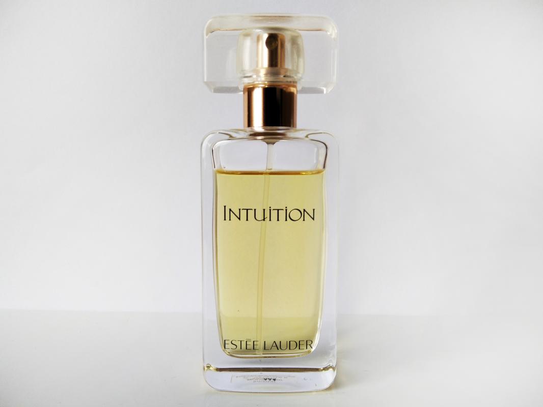 Intuition estee. Интуишн Эсте лаудер. Estee Lauder Intuition. Эсте лаудер интуиция.