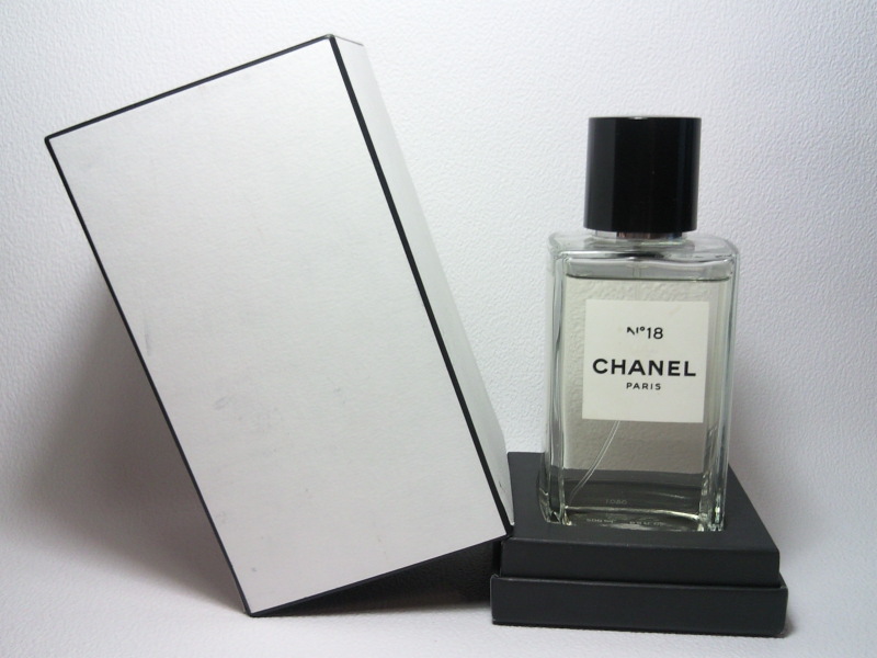 Chanel les exclusifs. Chanel les exclusifs de Chanel 1957 Unisex 75 копия. Chanel №18. Шанель 18 духи. Chanel sublimine SPF-20 75 мл (106).