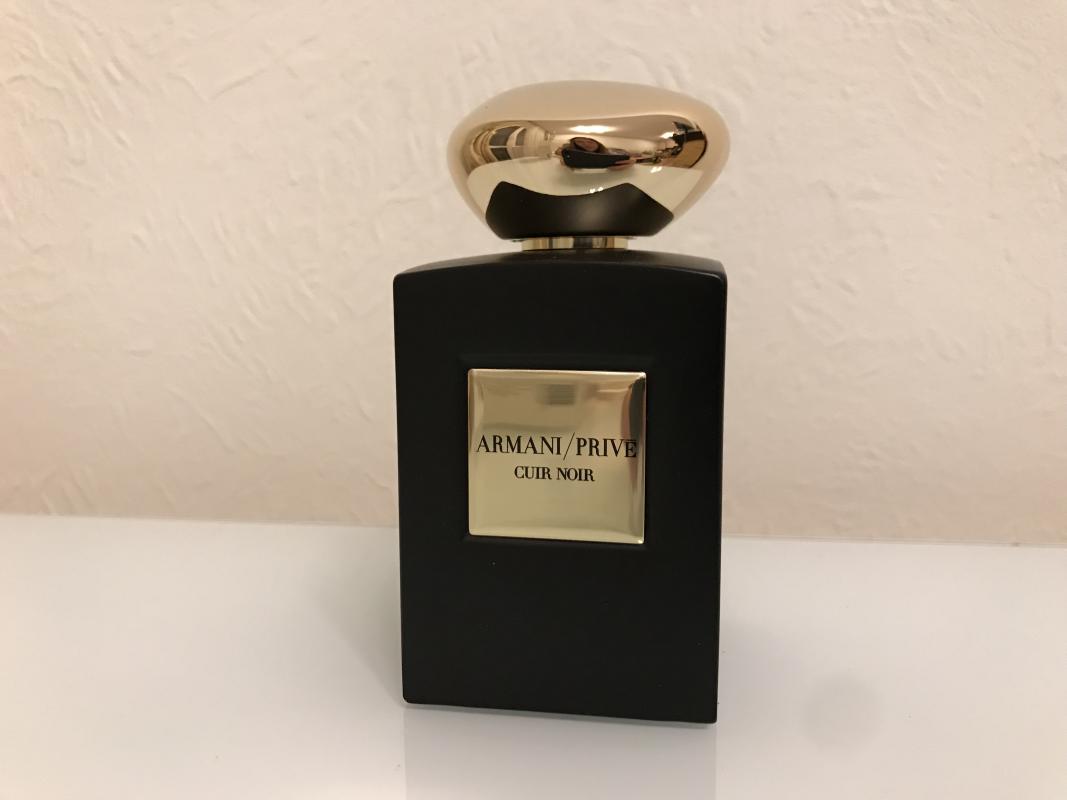 Armani prive cuir Noir. Армани Прайв cuir Noir. Армани Прайв кожа.