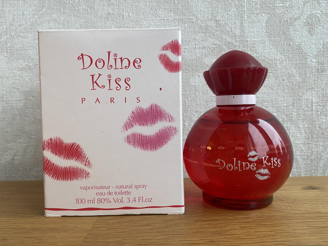 Женские духи казань. Doline via Paris Parfums. Туалетная вода doline Paris. Doline Rose духи. Doline Kiss via Paris Perfume.