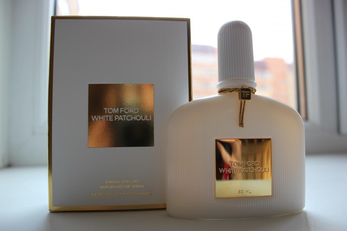 Tom ford white. Tom Ford White Patchouli жен 50 мл. Том Форд белые пачули. Том Форд Вайт пачули флакон. Tom Ford White Patchouli Fon.