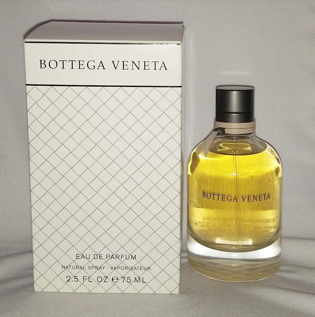 Bottega veneta illusion. Боттега Венета Иллюзион духи. Пакет Боттега Венета. Боттега алкоголь. Bottega Veneta Boots.