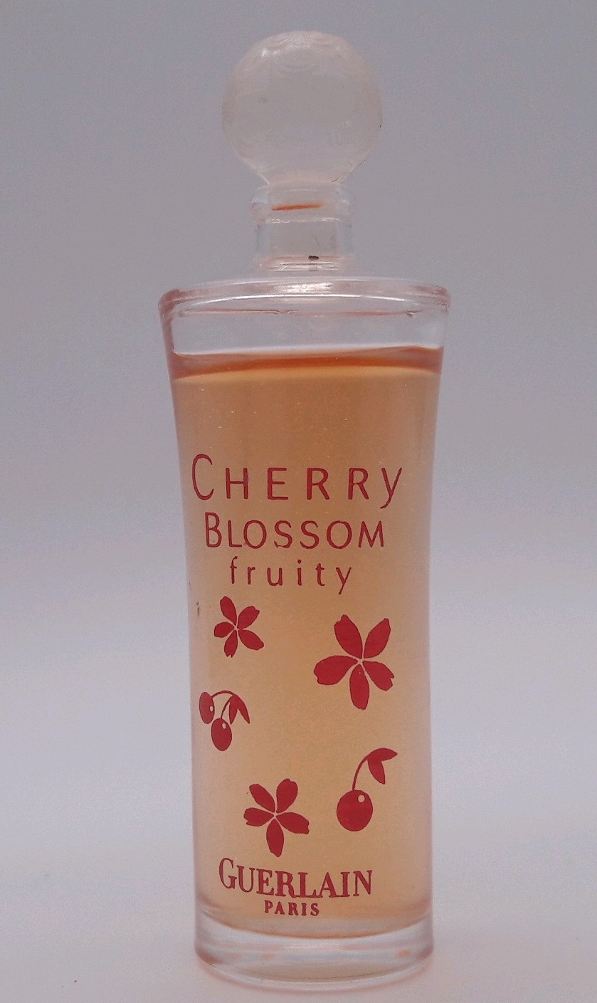 Guerlain cherry blossom. Guerlain Cherry Blossom Fruity. Guerlain Cherry.