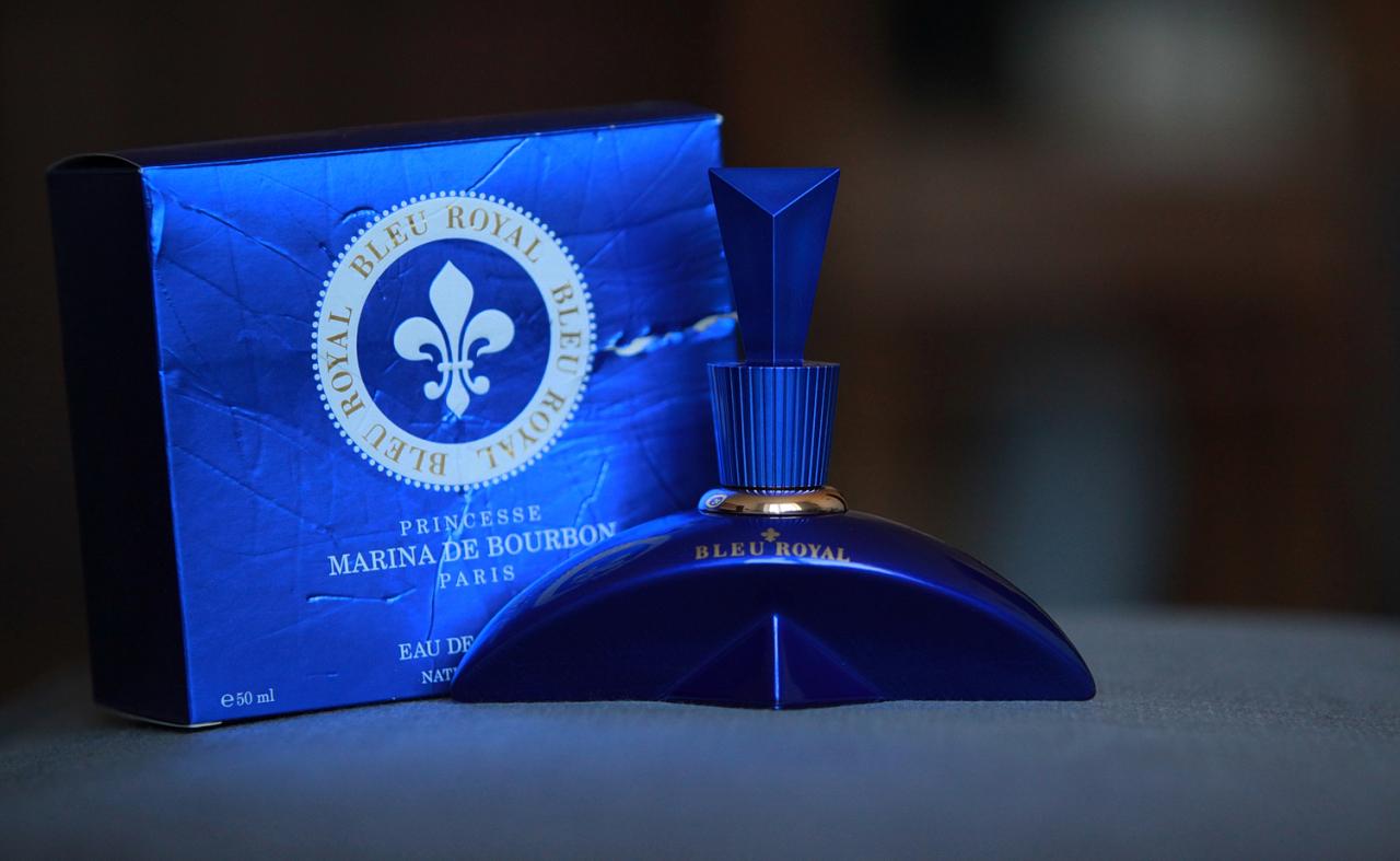 Marina de bourbon. Марина де Бурбон Блю Роял. Marina de Bourbon Blue. Marina de Bourbon Blue Royal EDP. Bleu Royal Princesse Marina.