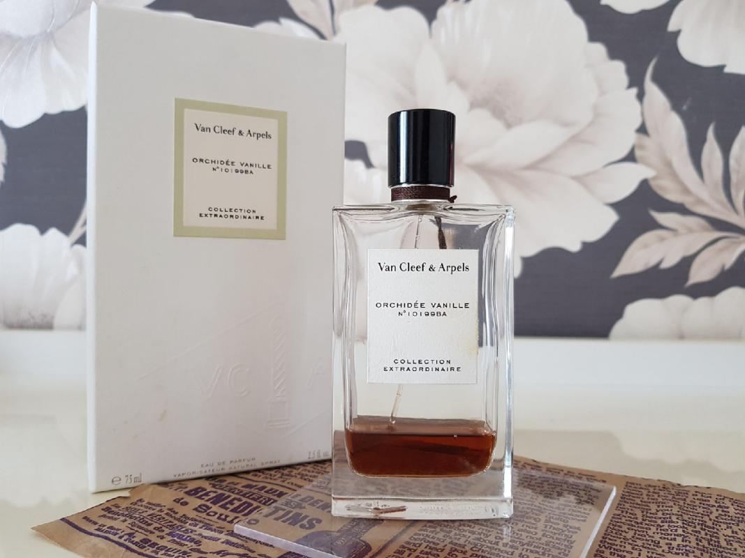 Van cleef orchidee. Van Cleef Arpels Orchidee Vanille. Ван Клиф Парфюм ваниль и Орхидея. Отливанты Джо Малон и Ван Клиф. Orchidee Vanille van Cleef темный цвет.