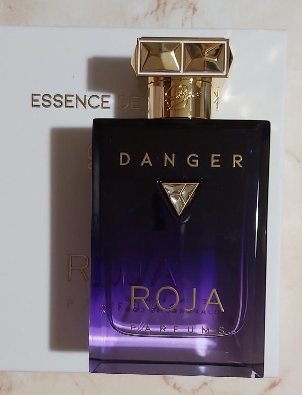 Essence de parfum roja. Roja 51 pour femme Essence реклама. Essence femme. Danger pour femme Essence de Parfum Roja dove фото. Elixir pour femme Essence de Parfum Roja dove фото.