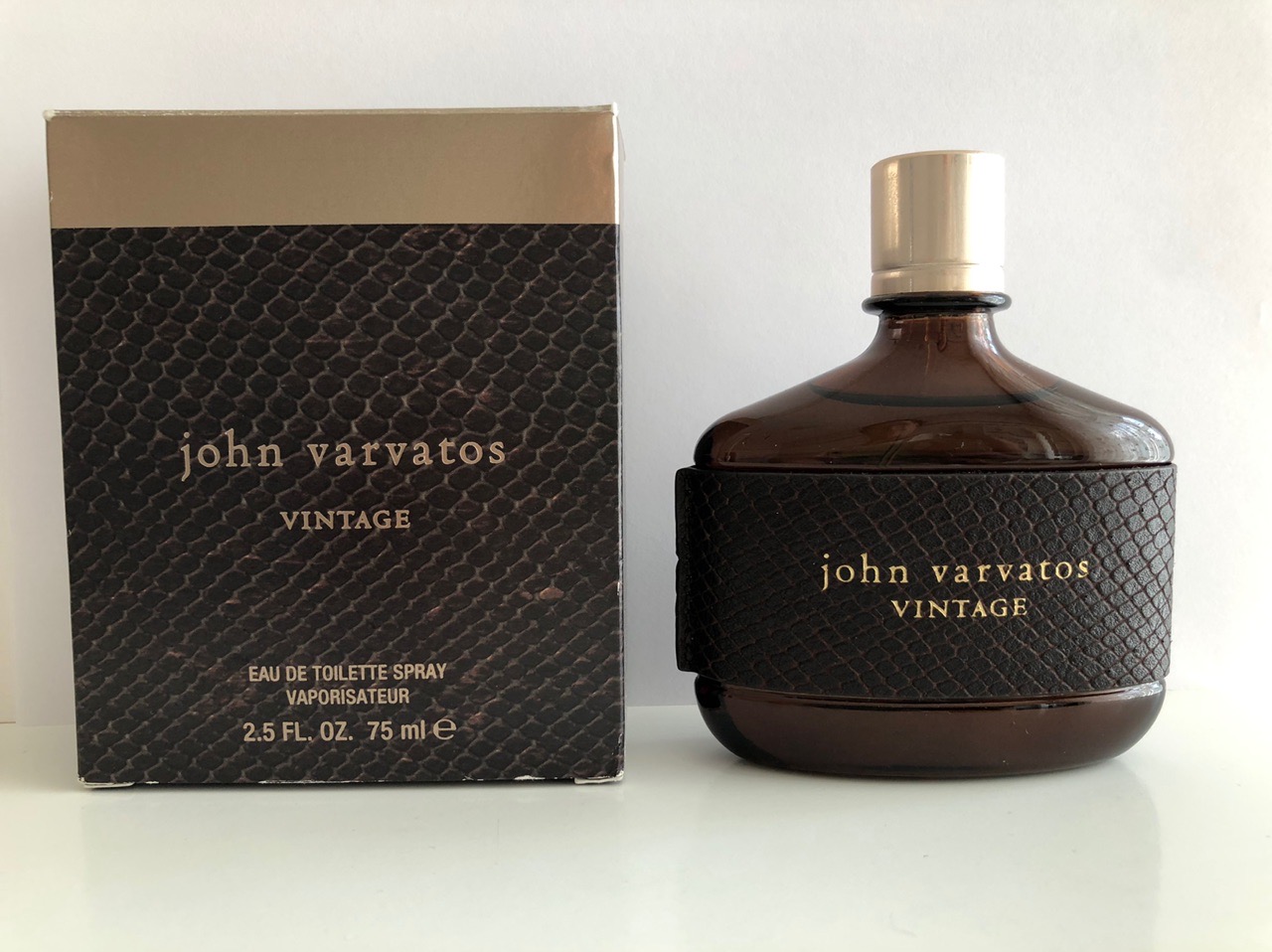 Varvatos vintage. John Varvatos логотип. Vintage John Varvatos картинки.