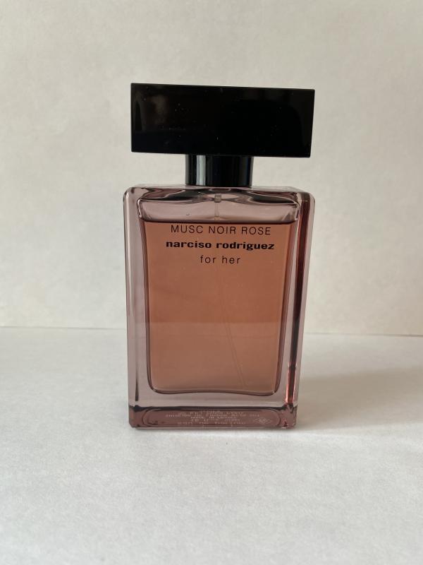 Narciso rodriguez musk noir rose