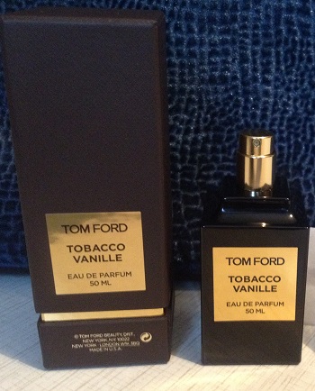 Том форд оригинал. Tom Ford Tobacco Vanille подделка. Tom Ford Tobacco оригинал и подделка. Tom Ford Tobacco Vanille оригинал и подделка. Духи Tom Ford Tobacco Vanille отличить подделку.