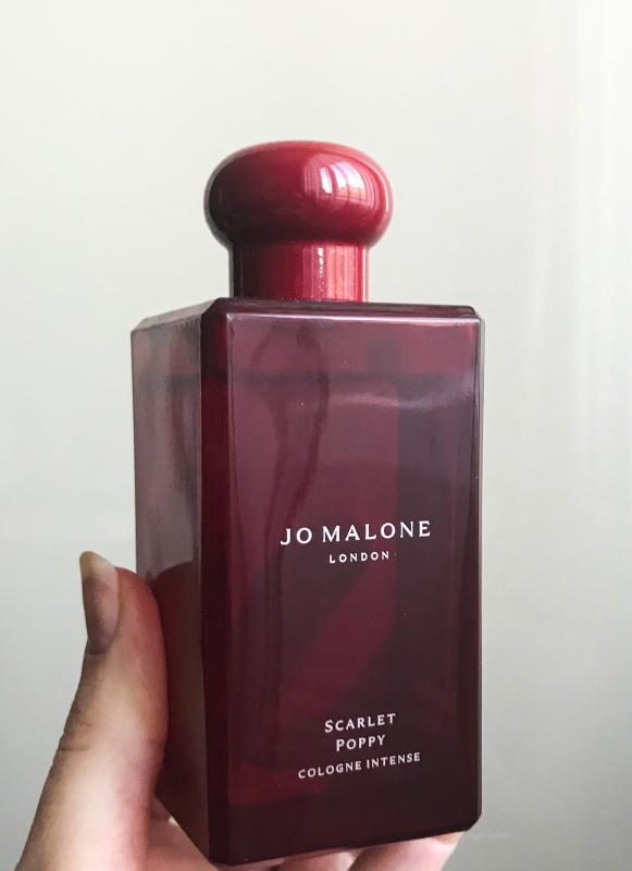 Джо малон скарлет поппи. Jo Malone Scarlet Poppy intense. Джо Малон Скарлетт Поппи. Jo Malone Мак и ячмень Скарлет Поппи. Jo Malone Scarlett Poppy фото.