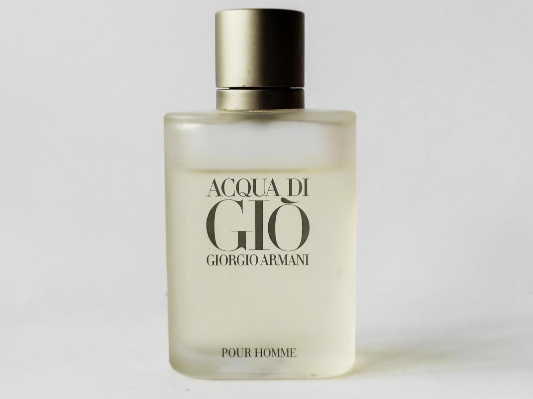 Armani acqua di gio pour homme. Аква ди Джио с деревянной крышкой. Armani acqua di gio pour homme чем пахнут.