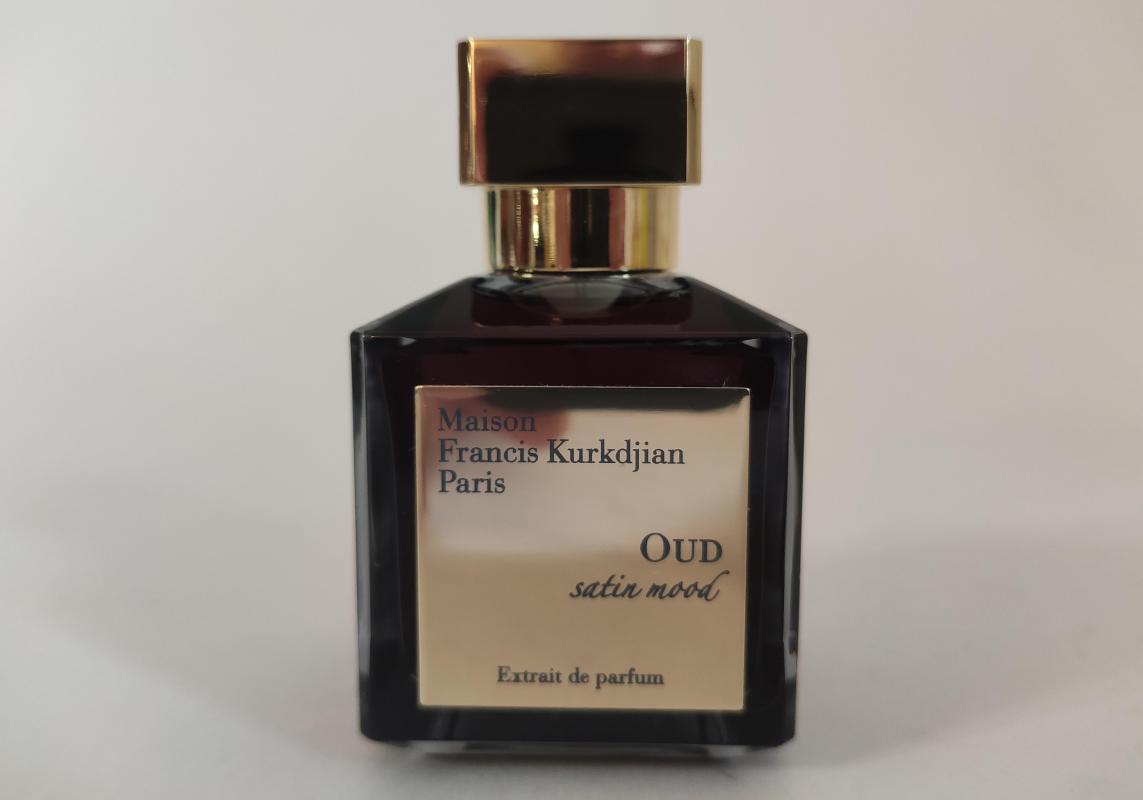 Oud extrait de parfum. Francis Kurkdjian oud Satin mood extrait de Parfum.. Oud Satin mood Maison Francis Kurkdjian реклама парфюма. Baroque Satin oud. Oud Satin mood Maison Francis Kurkdjian купить.