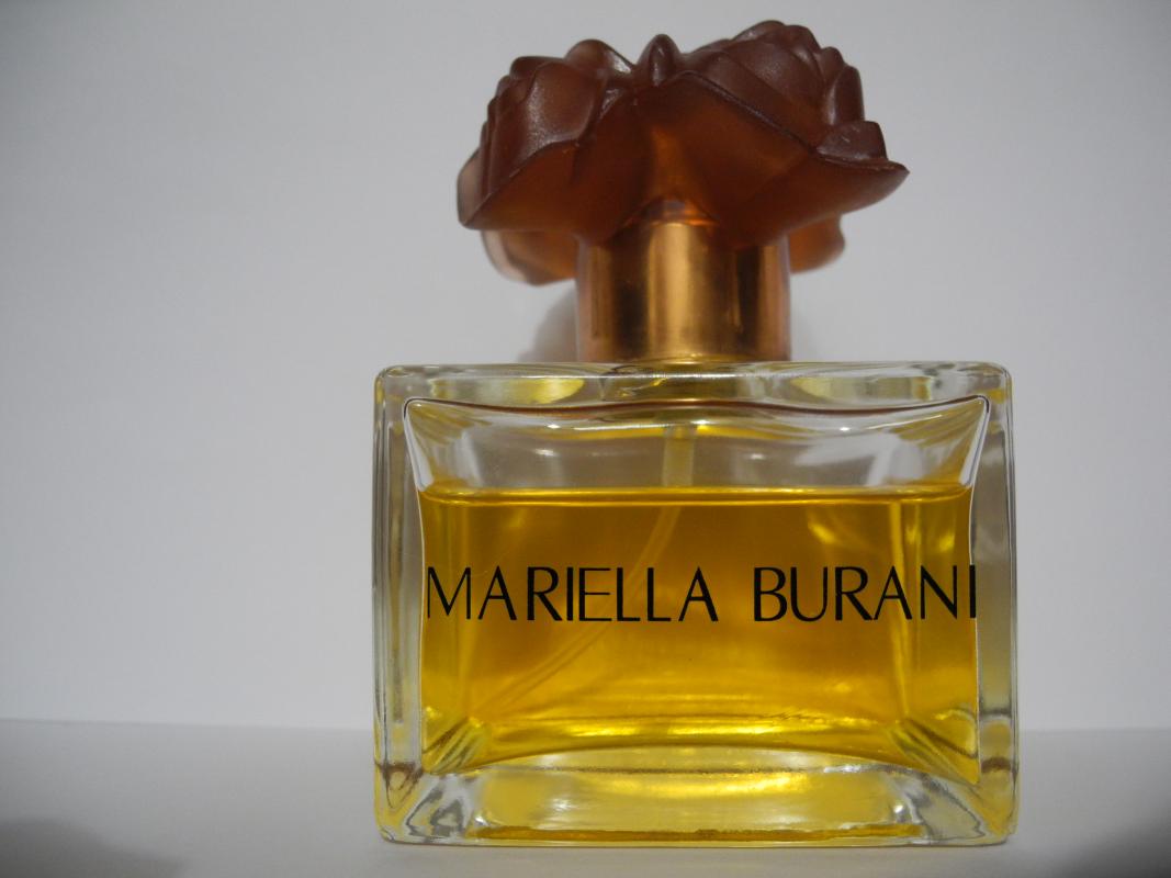 Mariella Burani Парфюм. Mariella Burani сумки. Духи Mariella Burani per amuleti. Mariella Burani этикетка.