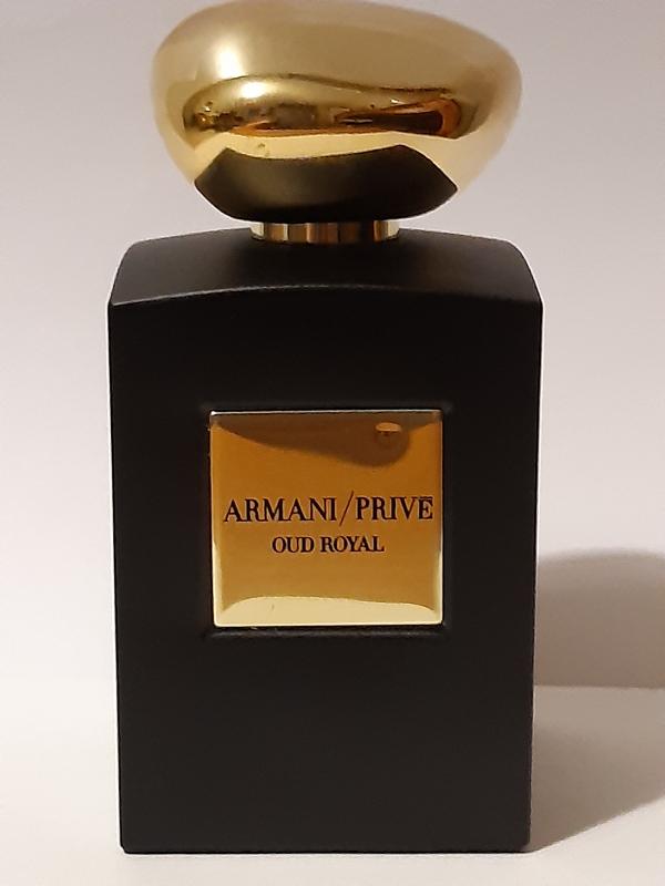 Парфюм с ладаном. Armani prive oud Royal. Armani oud Royal. Armani prive Ладан. Духи Ладан Армани Прайв.