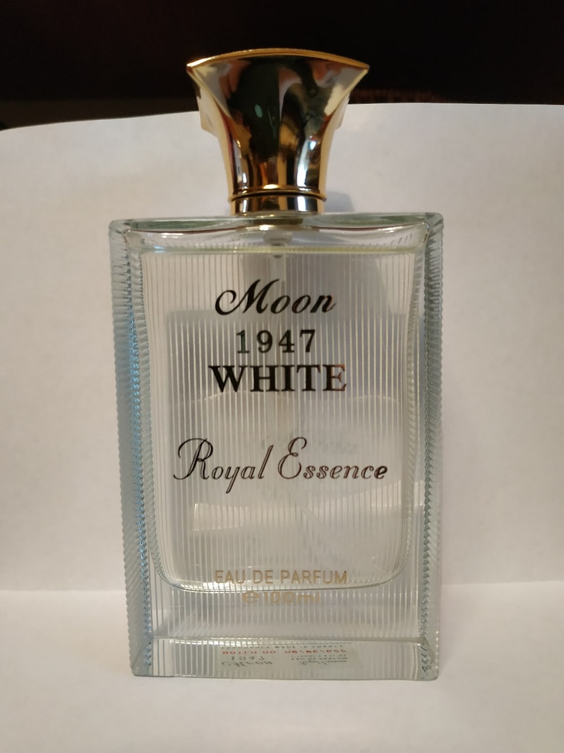 Noran perfumes moon white. Норан Вайт. Moon White духи. Moon 1947 White. Норан 1954 Вайт МУСК.