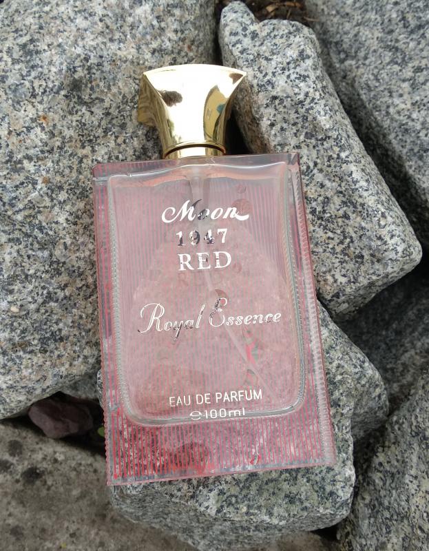 Noran perfumes moon white. Духи ред 1947. Духи Moon 1947 Red. Мун ред Норан Парфюм. Noran Moon 1947 Red оригинал.