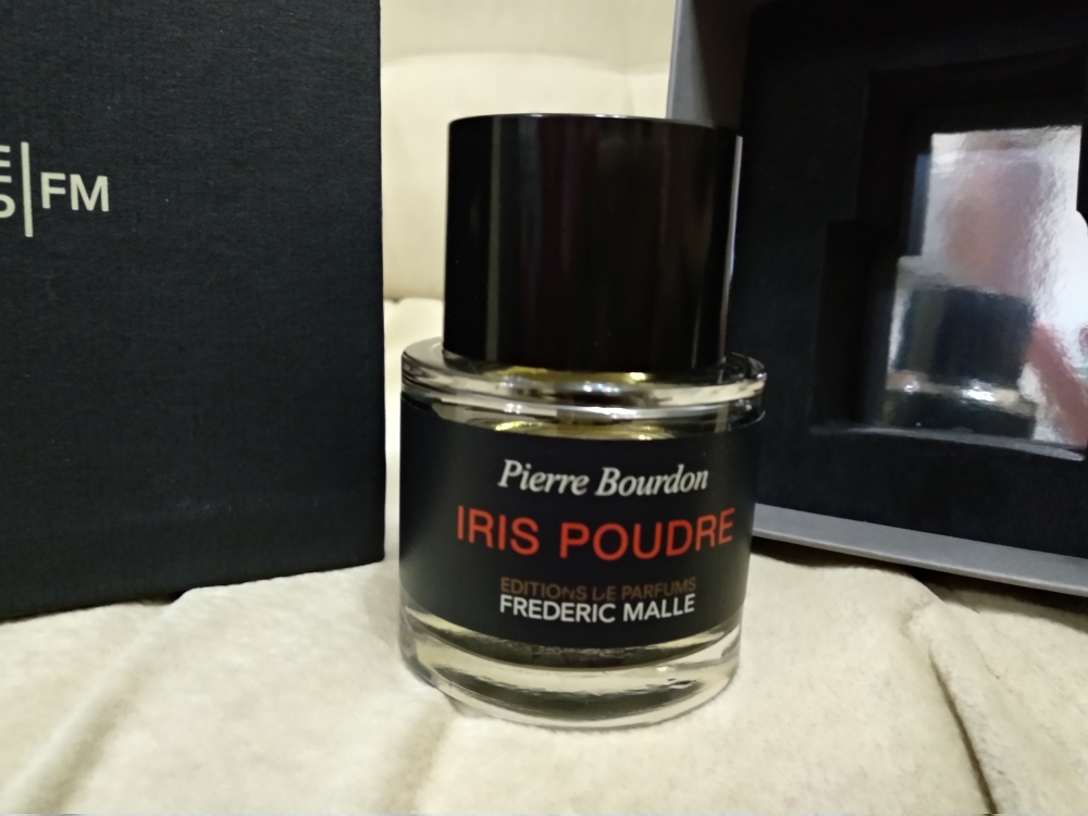 Frederic malle iris poudre. Frederic Malle Iris poudre мыло.