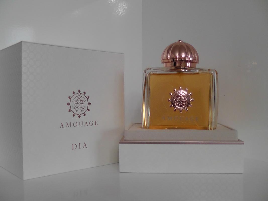 Amouage dia for woman Travel. Amouage dia woman. Amouage dia for woman Travel минарет. Роял манго Микалефф.