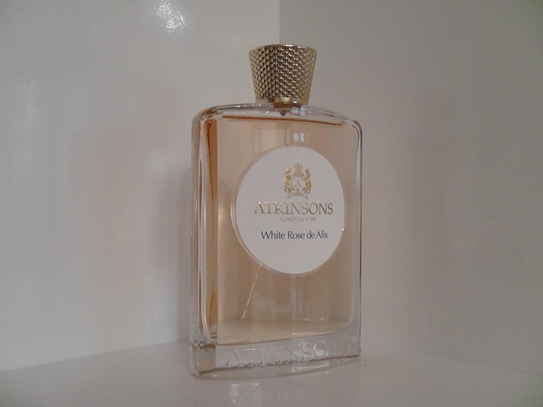 White rose de alix. Atkinsons White Rose. Atkinsons Rose de Alix в наборе 6шт. Аткинсон белый.