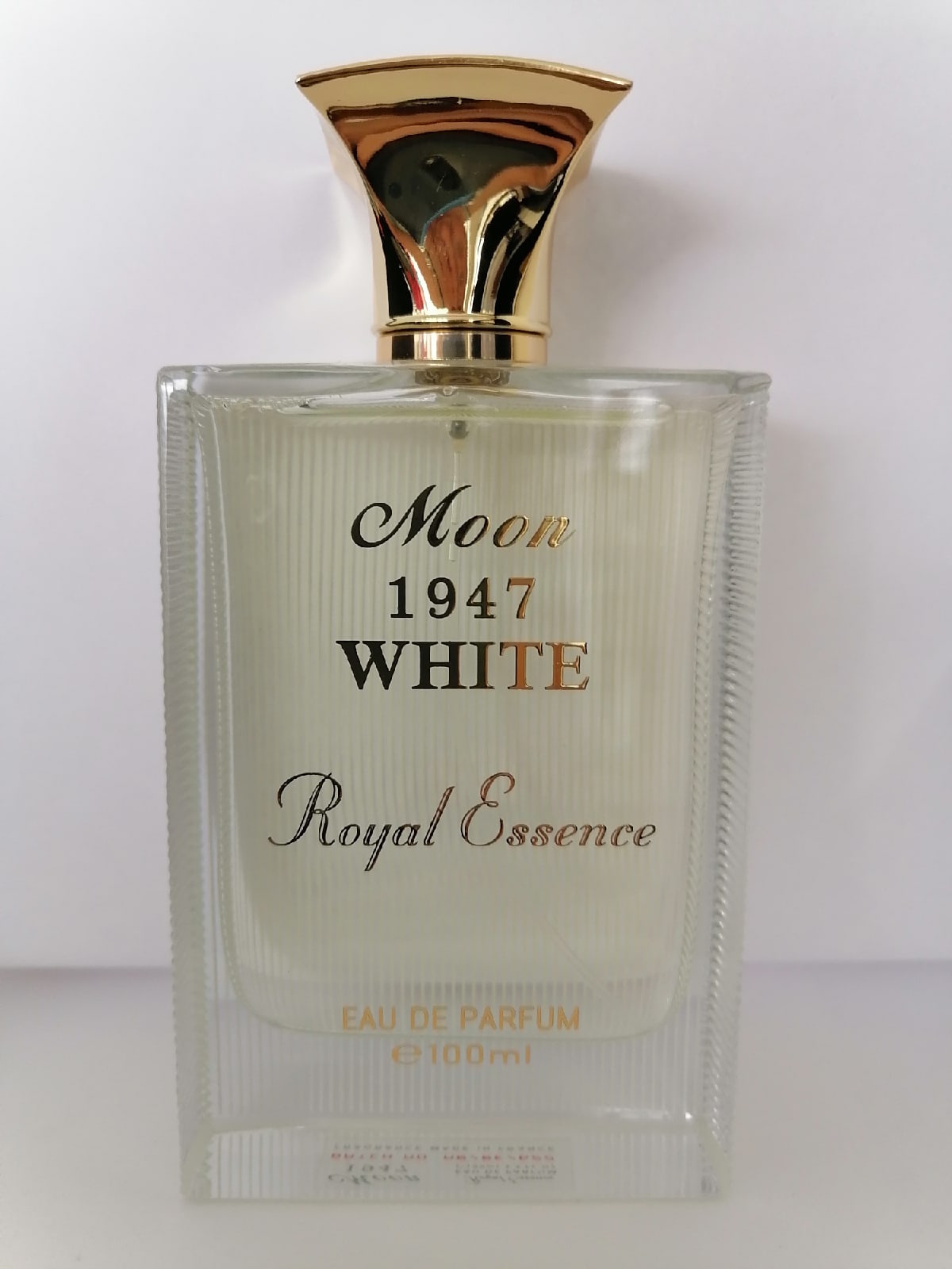 Noran perfumes moon white. Noran Perfumes Moon 1947 White. Духи Мун 1947 Вайт. Духи Moon 1947 White Muskus.