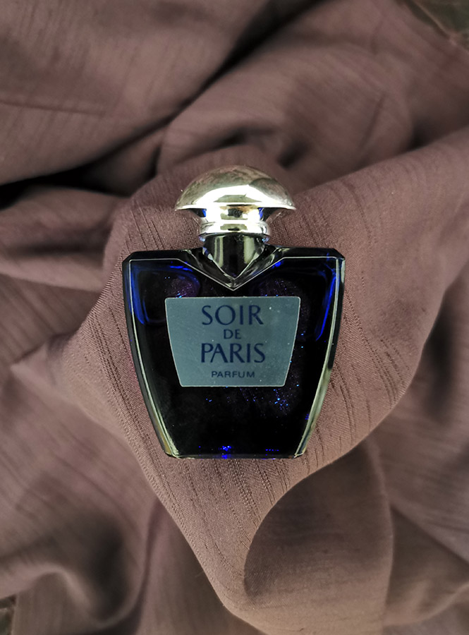 Soir de paris. Духи Соир де Париж. Суар де пари буржуа. Bourjois soir de Paris духи. Soir de Paris духи Винтаж.