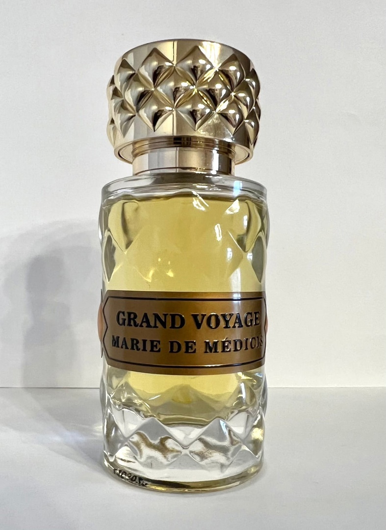 Parfumeurs francais marie de medicis. Marie de Medicis 12 Parfumeurs Francais. Туалетная вода Гранд мастер. Marie Deluxe духи.