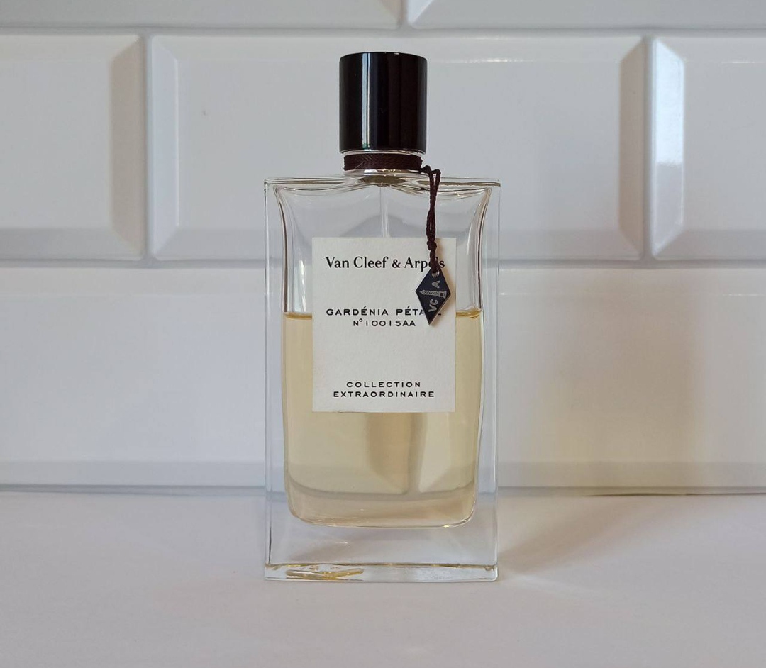 Van cleef gardenia petale