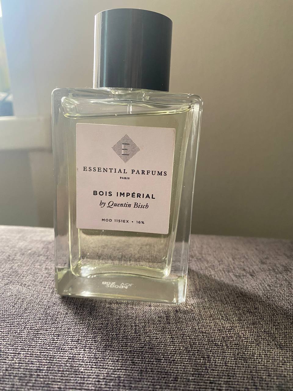 Bois imperial by quentin. Essential Parfums bois Imperial. Essential Parfums bois Imperial by Quentin biscb. Духи боис Империал. Bois Imperial Essential Parfums женские или мужские.