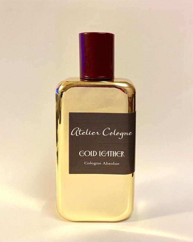 Atelier cologne gold. Atelier Cologne Gold Leather. Ателье Колонь Золотая кожа. Atelier Cologne золотой флакон. Atelier Cologne Gaiac Eternel u 100ml Luxe.