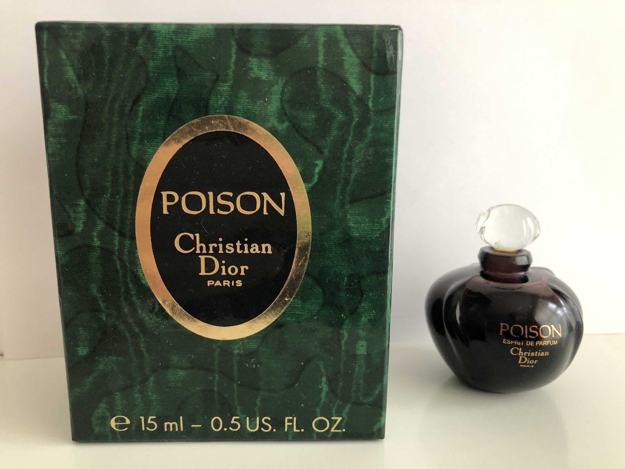 Welton london lucky charm. Christian Dior Poison. Poison extrait de Parfum от Christian Dior.. Giardino benessere Oceania extrait de Parfum отзывы.