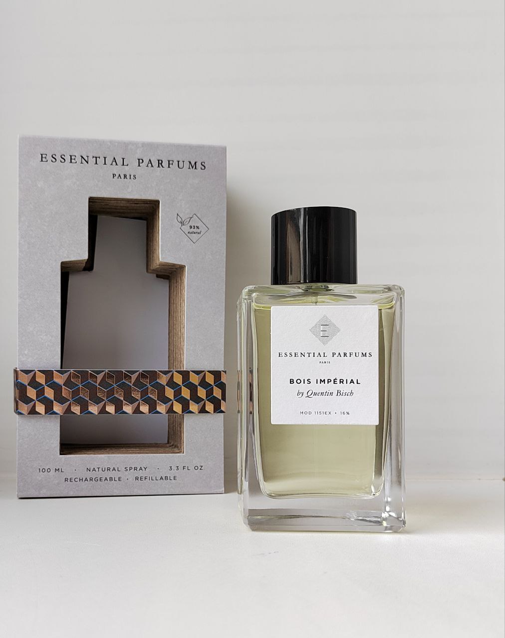 Essential Parfums Paris bois Imperial Refillable.