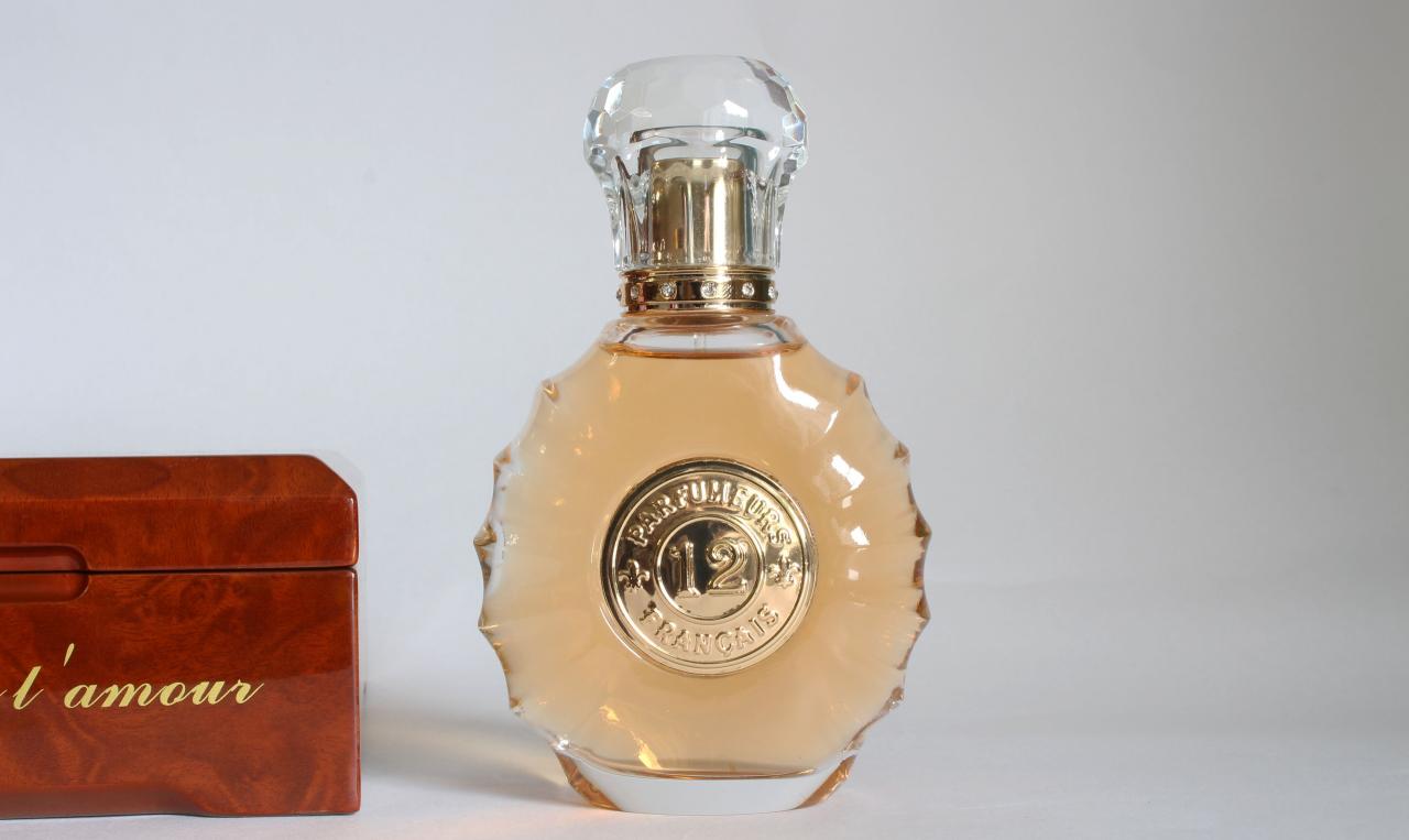 White rose de alix. 12 Parfumeurs Francais mon cher. 12 Parfumeurs - intrigue de l amour парфюмерная вода 100 мл. [Id229833976|Ольга], intrigue de l’amour 12 Parfumeurs Francais. 12 Parfumeurs Francais логотип розовый цвет.