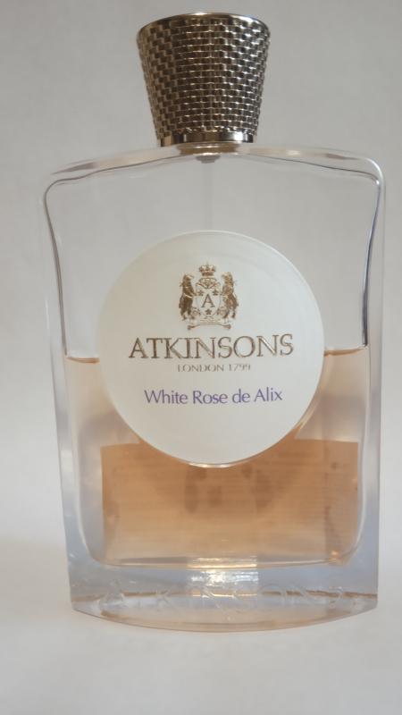 White rose de alix. Atkinsons White Rose de Alix. Аткинсон белая роза. Atkinsons Rose de Alix в наборе 6шт. White Rose Atkinsons купить Москва.