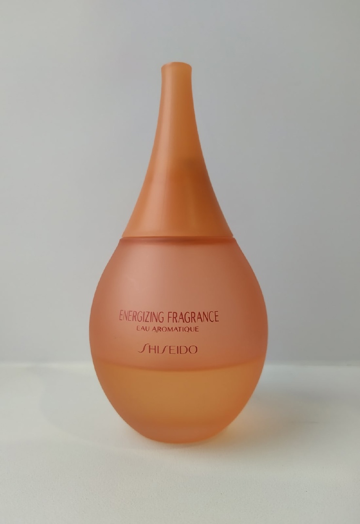 Shiseido energizing. Energizing Fragrance от Shiseido. Шисейдо Энерджайзинг. Energizing Fragrance.