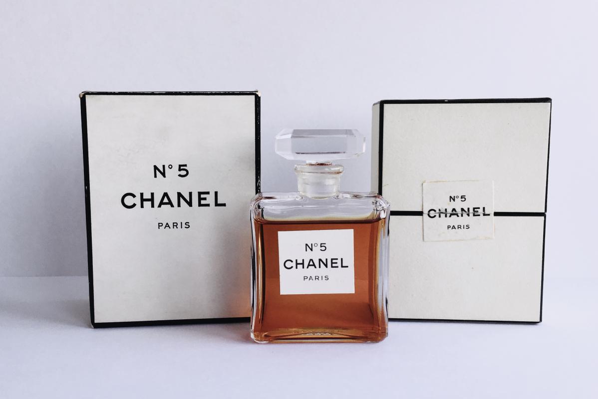 Шанель 5 винтаж. Chanel 5 15ml. Шанель 5 Винтаж 3 по 15 мл. Chanel №5 (l) 14ml Parfum Vintage реклама. Духи 1970-1990 годов.