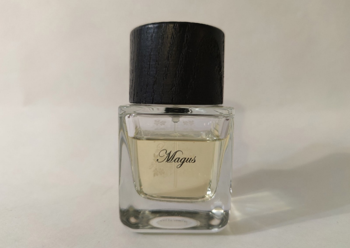 Magus les contes. Парфюмерная вода Yves Saint Laurent 37 rue de Bellechasse. Магус духи. Magus аромат.