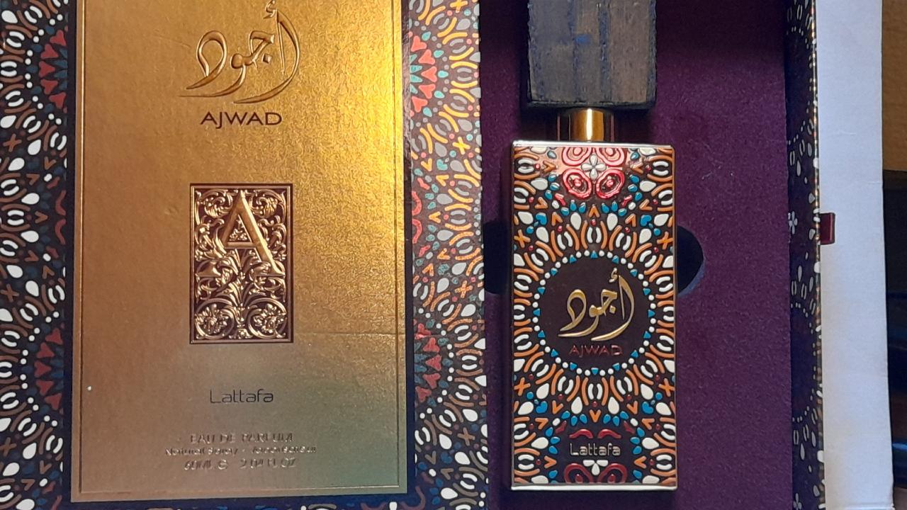 Lattafa dubai portrait. Парфюмерная вода Moresque Soul Batik. Карты "theory11 Black Hudson". Мореска соул батик. Moresque Soul Batik купить.